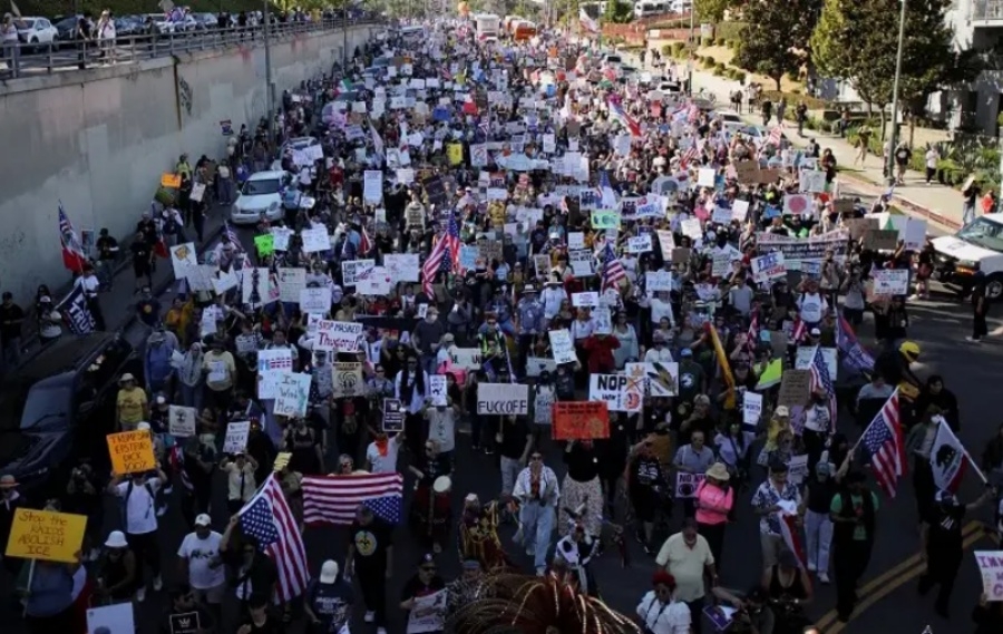 'OVO NIJE AMERIKA, OVO JE FAŠIZAM': Veliki protesti protiv Trumpa s porukom 'Nema kraljeva' (VIDEO)