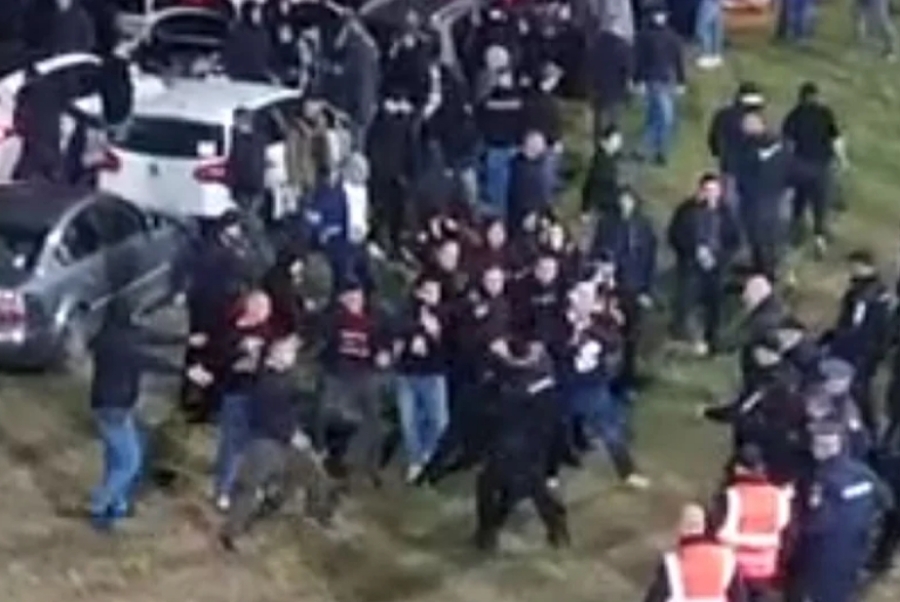 HORDE ZLA SE ŽESTOKO SUKOBILE SA POLICIJOM RS-a: Isplivao i snimak incidenta (VIDEO)