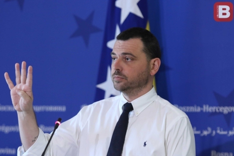 HALID GENJAC MU NIJE NI BLIZU: Saša Magazinović je apslutni šampion parlamentarnog života u BiH!