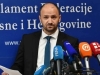 MUAMER ZUKIĆ ODGOVORIO ŽELJKI CVIJANOVIĆ: 'Kad se već poziva na Ustav Željka Cvijanović bi morala znati da su ustavne kategorije, u pogledu političkih prava, narodi a ne...'