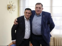 SRĐAN PUHALO O JEDNOM HEPENINGU: 'Ovo što vidite je proslava rođendana prvog čovjeka banjalučkog SNSD-a, mi smo za***ali...'