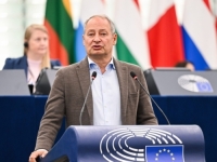 ANDREAS SCHIEDER POSLAO PORUKU POVODOM '5. OKTOBRA': 'Prije 25 godina građani Srbije se oslobodili diktature, ali borba nije završena'