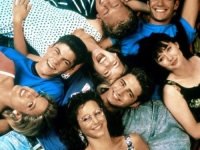 TV SERIJA KOJA JE PROBILA GRANICE 'TEEN ŽANRA': Popularnost jednog glumca bila je tolika da su ga fanovi dočekivali kao...