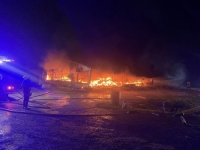 VATROGASCI SE BORE SA VATRENOM STIHIJOM: Izbio veliki požar na pijaci... (FOTO/VIDEO)