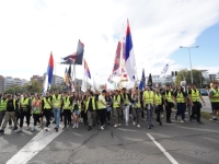 HILJADE STUDENATA STIŽE U NOVI SAD: 'Vlast nas pokušava spriječiti'