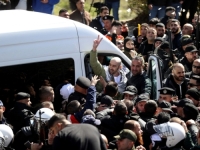 OSLOBOĐENI IZ IZRAELSKIH ZATVORA: Autobusi sa skoro 2.000 oslobođenih Palestinaca stigli u Ramallah