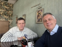 OKREĆE MU LEĐA I ODLAZI: Radojičić 'izradio' Stanivukovića, na vanrednim izborima za predsjednika RS-a podržat će...