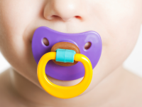 UPOZORENJE ZA RODITELJE: S tržišta povučena cucla za bebe, sadrži opasnu supstancu