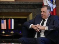 DRUŠTVENE MREŽE GORE NAKON UKIDANJA SANKCIJA DODIKU: Prozivaju Konakovića i Sabinu Ćudić - 'Ne lobirajte više, izginut ćemo!'