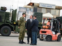 KURTI IH DOČEKAO: Turski dronovi 'Skydagger' stigli u Prištinu (FOTO)