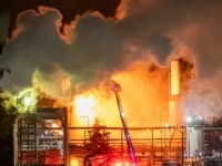 STRAVIČNI PRIZORI U AMERICI: Izbio požar u najvećoj kalifornijskoj rafineriji, nebo u narančastom sjaju (FOTO)