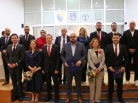 BUDŽET KANTONA SARAJEVO CURI NA SVE STRANE: Federalno ministarstvo finansija upozorilo Ukovu vladu zbog neredovnog vraćanja kredita, deficit narastao na…