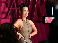 LUKSUZAN I SOFISTICIRAN IZGLED: Kim Kardashian oduševila sve odabirom haljine za promociju nove serije