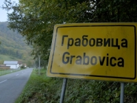 FAŠIZAM NA DJELU: Policija iz Kotor-Varoši porodicama žrtava zabranila obilježavanje mjesta zločina u Grabovici