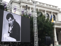 'NE ČUJE SE SA ČARDAKA PJESMA STARA, PJESMA LAKA': 'SB' kroz fotografije, dirljiv oproštaj od Halida Bešlića (FOTO)
