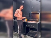 ZLATAN IBRAHIMOVIĆ SE OPUSTIO: Roštilj, hit Lepe Brene i Balkan u srcu (VIDEO)