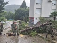 ANGAŽMAN ORUŽANIH SNAGA BiH U MOSTARU: Nakon snažnog nevremena, pripadnici 4. bataljona...