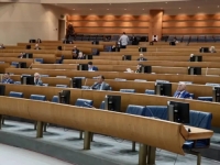 URNEBESNO U PARLAMENTU BiH: 'Zamolio bih kolegicu da ne SJEDI U KRILU MINISTRA FINANSIJA... (VIDEO)