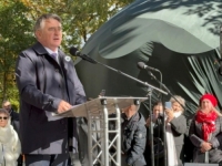 KOMŠIĆ UŽIVO IZ BEČA: 'Nikad više ne vjerovati u tuđe garancije, UN asistent u izvršenju genocida'