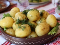UZ JEDNOSTAVAN TRIK: Napravite najbolji kuhani krompir - tajna je u jednom sastojku