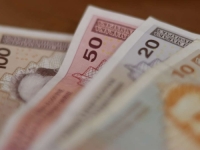 NALOZI UPUĆENI PREMA BANKAMA: Krenula isplata invalidnina za septembar u...