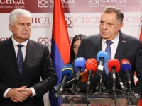 OBJELODANJEN DOGOVOR DODIKA I ČOVIĆA U BANJOJ LUCI: 'Federaciju BiH podijeliti na muslimanski i hrvatski entitet!'