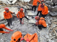UŽAS U INDIJI: Poginulo najmanje 50 osoba, škola nestala sa lica zemlje...