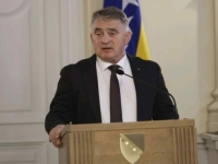 PREDSJEDAVAJUĆI KOMŠIĆ UPUTIO TELEGRAM SAUČEŠĆA: 'Odlazak Halida Bešlića ogroman je gubitak za državu!'