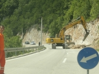 UKLONJEN VELIKI ODRON: Saobraćaj se sada odvija normalno na dionici regionalnog puta između...