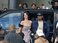 LANA DEL REY NA VALENTINOVOJ REVIJI: Pitala fanove da li joj je sladak muž