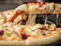 KAKO NAPRAVITI SAVRŠENU PIZZU KOD KUĆE: Uz ove trikove uvijek će biti sočna i ukusna