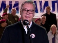 VUČIĆ U 'ĆACILENDU' ODRŽAO GOVOR ZA SVOJE FANOVE: Na rever zakačio bedž sa slovom 'Ć' i rekao da je...