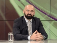 NA RUBU INCIDENTA U STUDIJU BHRT-a: Ramo Isak  se naljutito kada je upitan za aferu svog velikog prijatelja: 'Zar ćete mi zabraniti da pojedem baklavu?'(VIDEO)