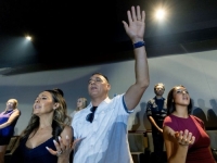 EVANGELIČKI KRŠĆANI, NAJVJERNIJI TRUMPOVI BIRAČI: Jedan od njih bio je Charlie Kirk, nakon njegovog ubistva vjernici su…
