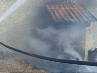 POŽAR U FABRICI NAMJEŠTAJA: Pričinjena veća materijalna šteta