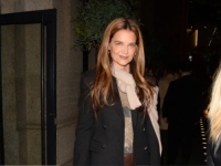 KATIE HOLMES OŽIVJELA TREND KOJI ĆE ODUŠEVITI SVE: Udobnost je opet u modi