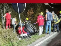 STRAVIČNA NESREĆA U BiH: Poginule dvije osobe...(FOTO)