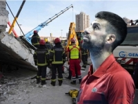 ĐOKOVIĆ PUMPA U ŠETNJI STUDENATA NOVIM SADOM: Pogledajte detalj iz kolone koji je raspametio sve u Srbiji (FOTO)