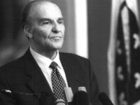 OD ZATVORENIKA DO PREDSJEDNIKA: Na današnji dan prije 22 godine preminuo je Alija Izetbegović