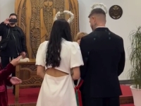 LJUBAV ILI NEŠTO DRUGO: Poznati pjevač iz Srbije se oženio zbog papira?