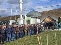 POBIJENI, POLIVENI TEČNOŠĆU PA ZAPALJENI: Klanjana dženaza i izvršen ukop posmrtnih ostatataka žrtava zločina HVO-a u Grahovcima kod Kiseljaka