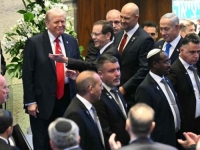 TRUMP I NETANYAHU U IZRAELSKOM PARLAMENTU: Ovacije, aplauzi i međusobni hvalospjevi (VIDEO)