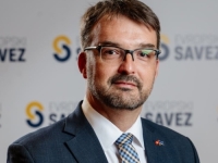 'ČUDNA NEKA PRISTOJNOST': Reakcija na odluku predsjednika Crne Gore da preminulom mitropolitu Amfilohiju dodijeli najveći državni...