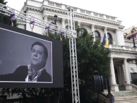 'SB' ISPRED NARODNOG POZORIŠTA: Sarajevo se oprašta od svog Halida, sve je spremno za komemoraciju (FOTO)