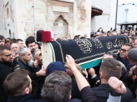KLANJANA DŽENAZA NAŠEM HALIDU: Tužna povorka kreće se prema Barama (FOTO)