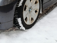 JESTE LI PRIPREMILI ZIMSKU OPREMU ZA AUTOMOBILE: Šta se traži i kada počinje kontrola