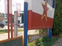 U SUSJEDSTVU NIKLA 'MINI JUGOSLAVIJA': Crvena petokraka se viori, slavi se Tito, a tu je i zanimljiv detalj (VIDEO)