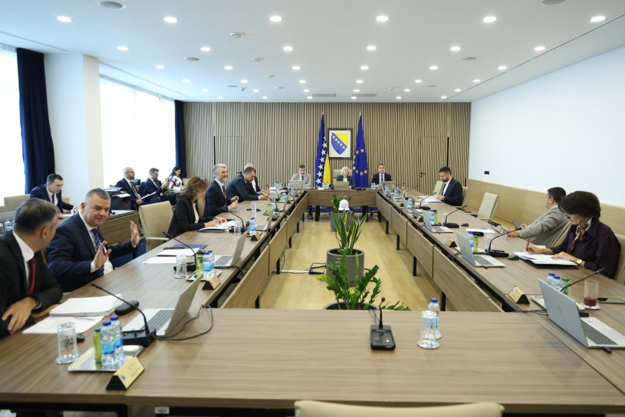 VIJEĆE MINISTARA BiH USVOJILO NACRT BUDŽETA: Nema novca za državne institucije kulture i BHRT, planirana pomoć od 1.000 KM za... (VIDEO)