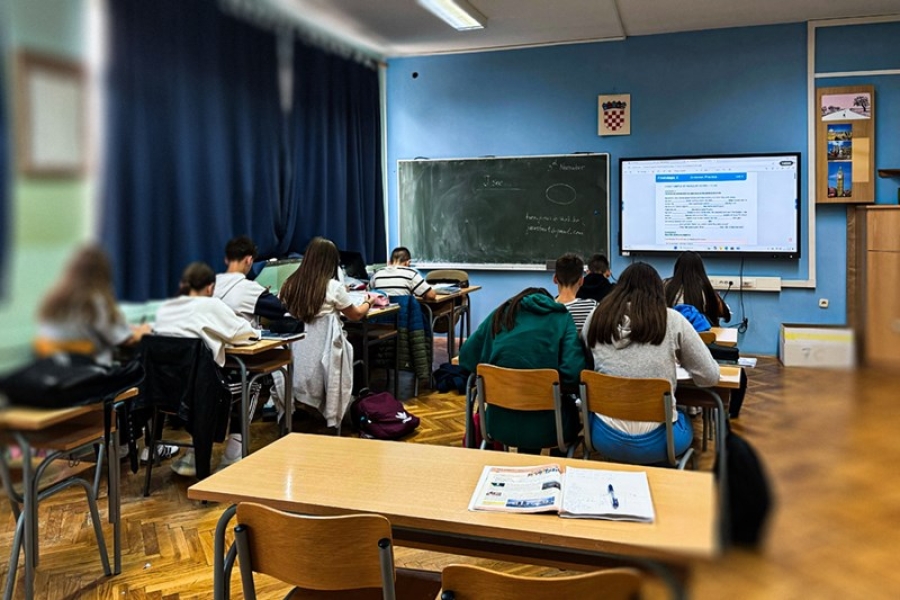 ZVONILO JE, ALI I ODZVONILO: U ovoj školi u susjedstvu zabranili su mobitele, gazirana pića, umjetne nokte i neprimjerenu šminku