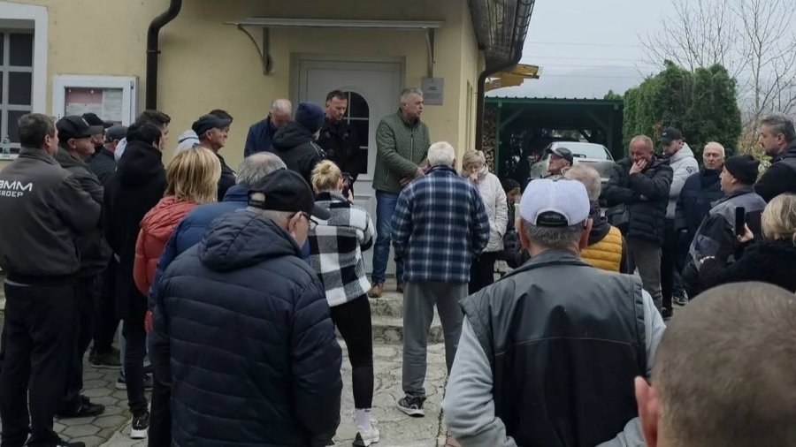 POVRATNICI TRAŽE ZAŠTITU: Bošnjaci se danas okupili u Radničkoj ulici kako bi sačuvali njen naziv (VIDEO)